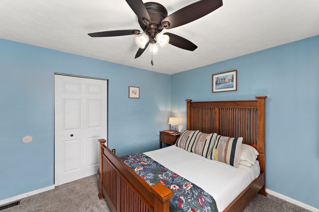 3504 Fox Chase Dr, Imperial PA  15126-9604 exterior