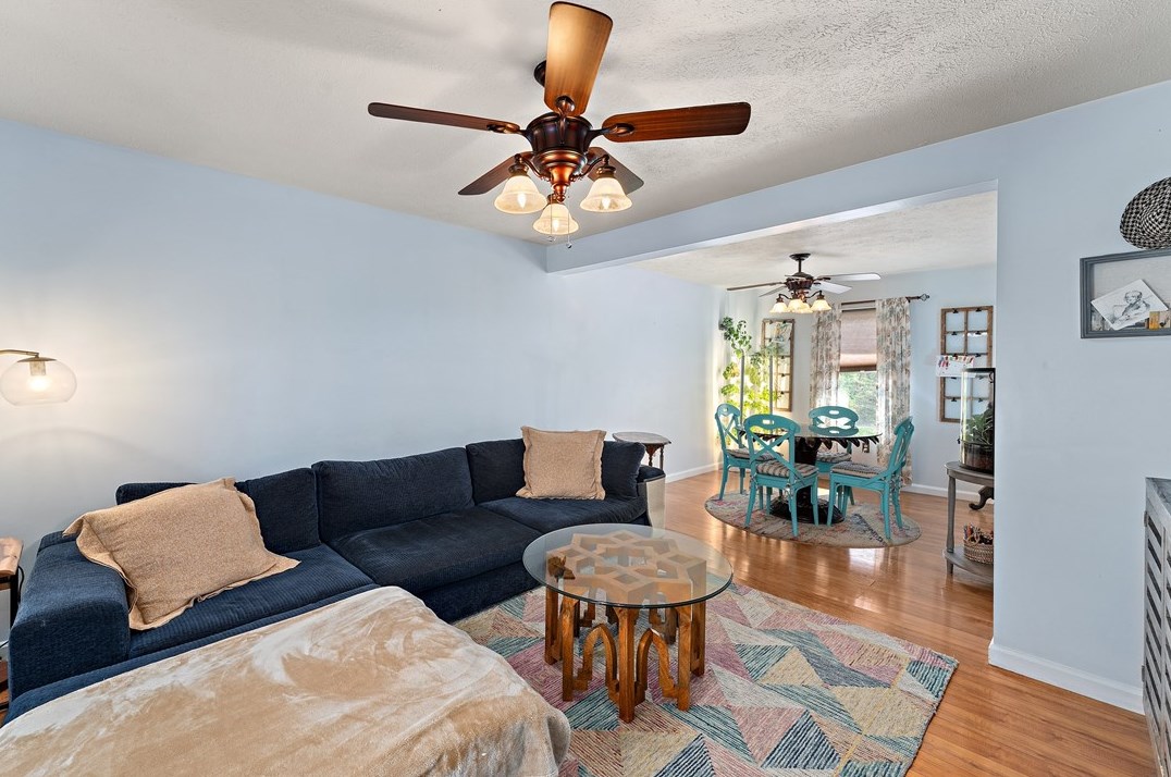 3504 Fox Chase Dr, Imperial PA  15126-9600 exterior