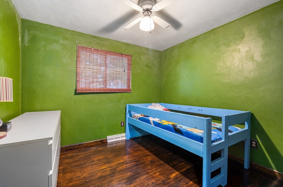 207 Norman Dr, Moon Twp PA 15108-3158 exterior