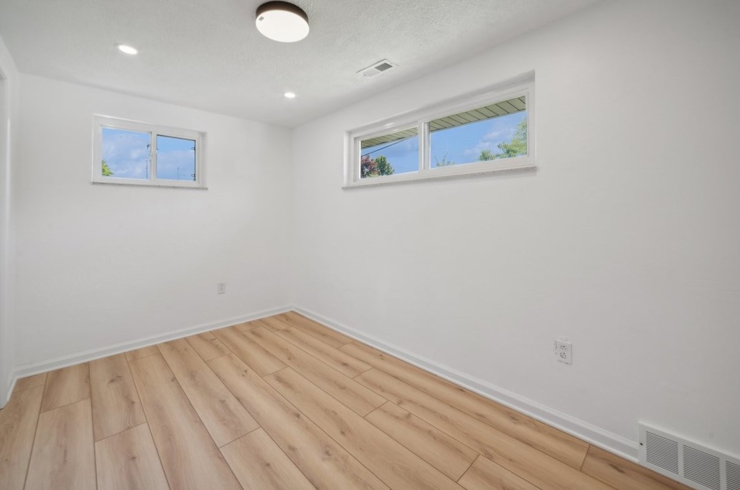 1187 Ln Salle Rd, Monroeville PA 15146-4350 exterior