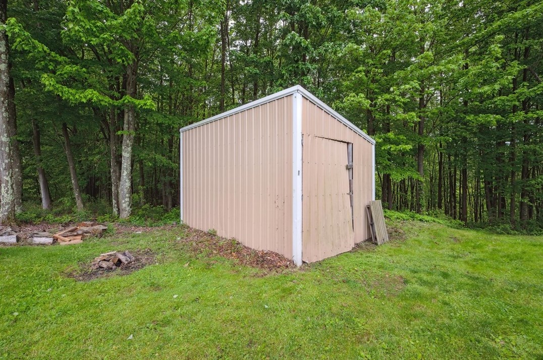 1512 Hancock Rd, Homer City PA  15748-7828 exterior