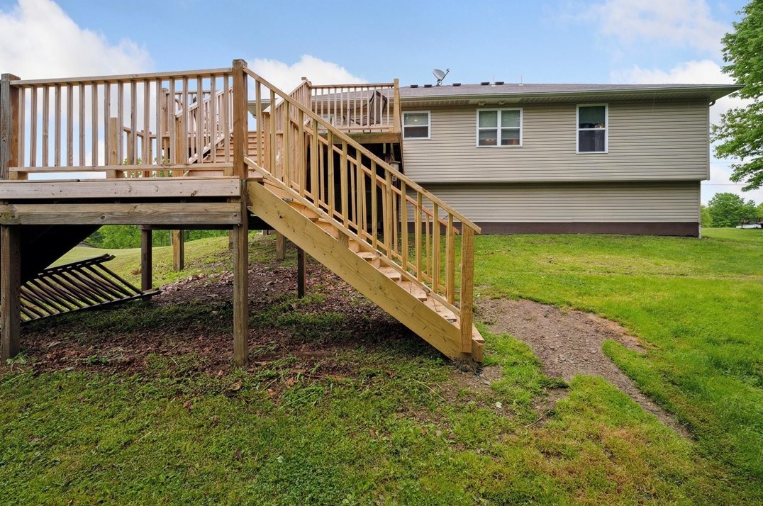 1512 Hancock Rd, Homer City PA  15748-7828 exterior