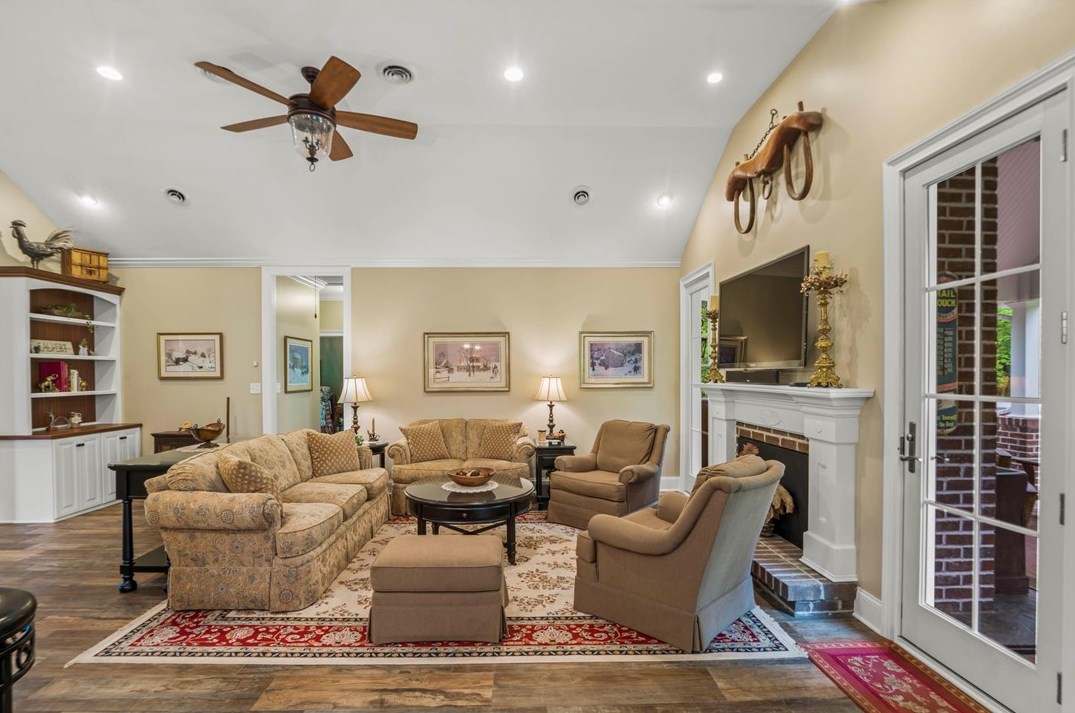 176 Miller Rd, Washington PA 15301-7721 exterior