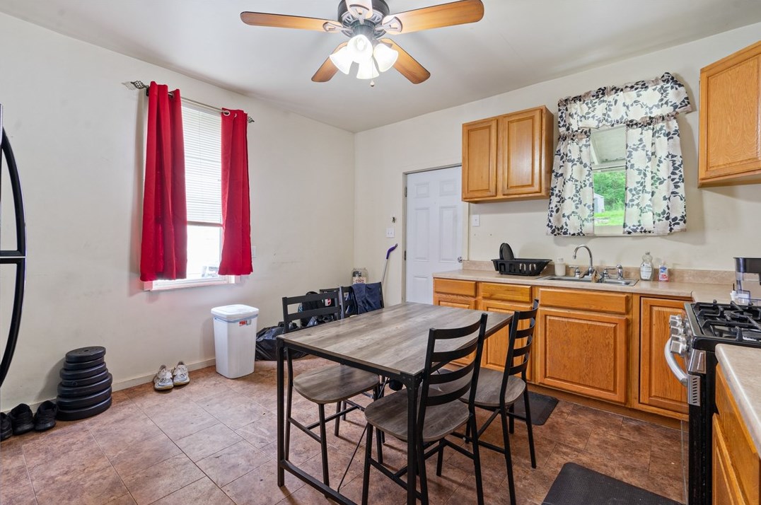 261 Freidel St, Whitaker PA  15120-2341 exterior