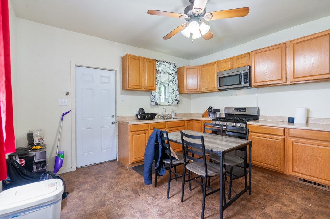 261 Freidel St, Whitaker PA  15120-2341 exterior