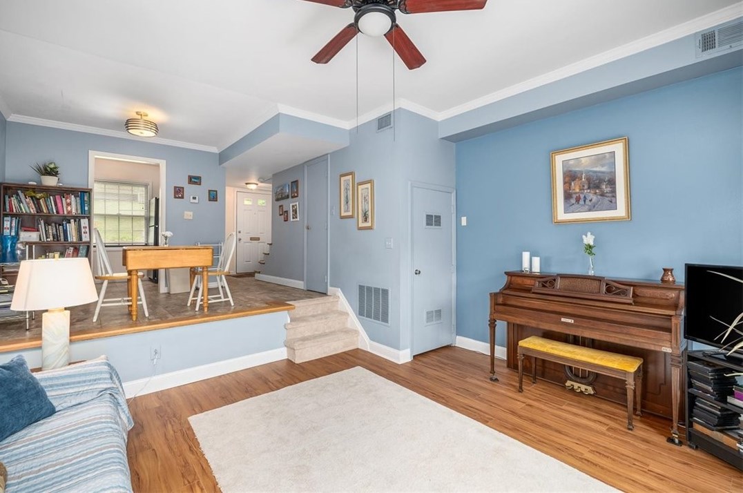 796 Carriage Cir, Pittsburgh PA  15205-1630 exterior