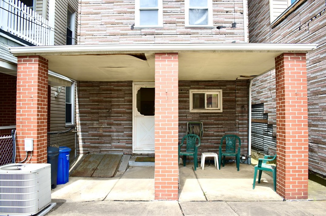 207 Pearl St, Pittsburgh PA 15224-1924 exterior