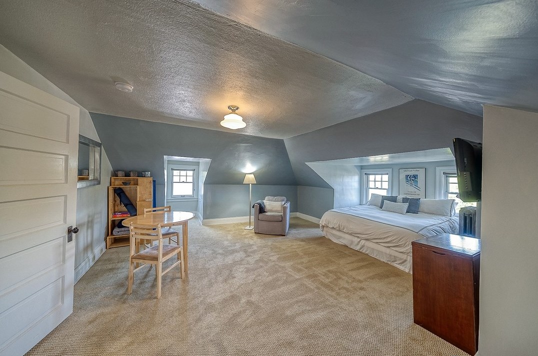 265 Lebanon Ave, Pittsburgh PA 15228-1322 exterior