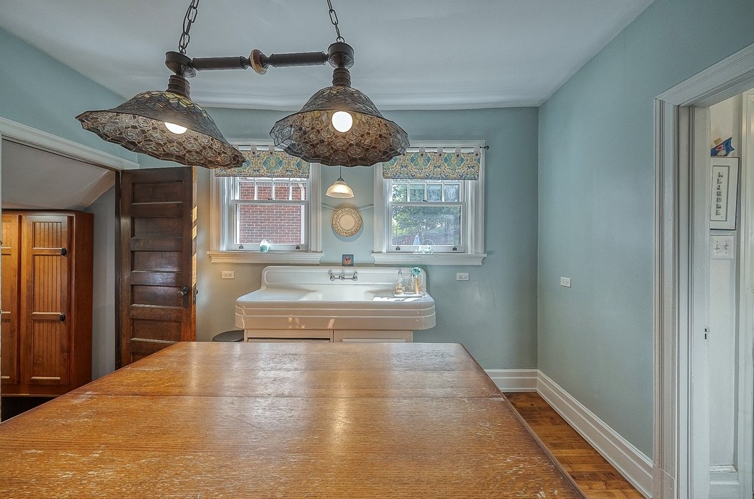 265 Lebanon Ave, Pittsburgh PA 15228-1322 exterior