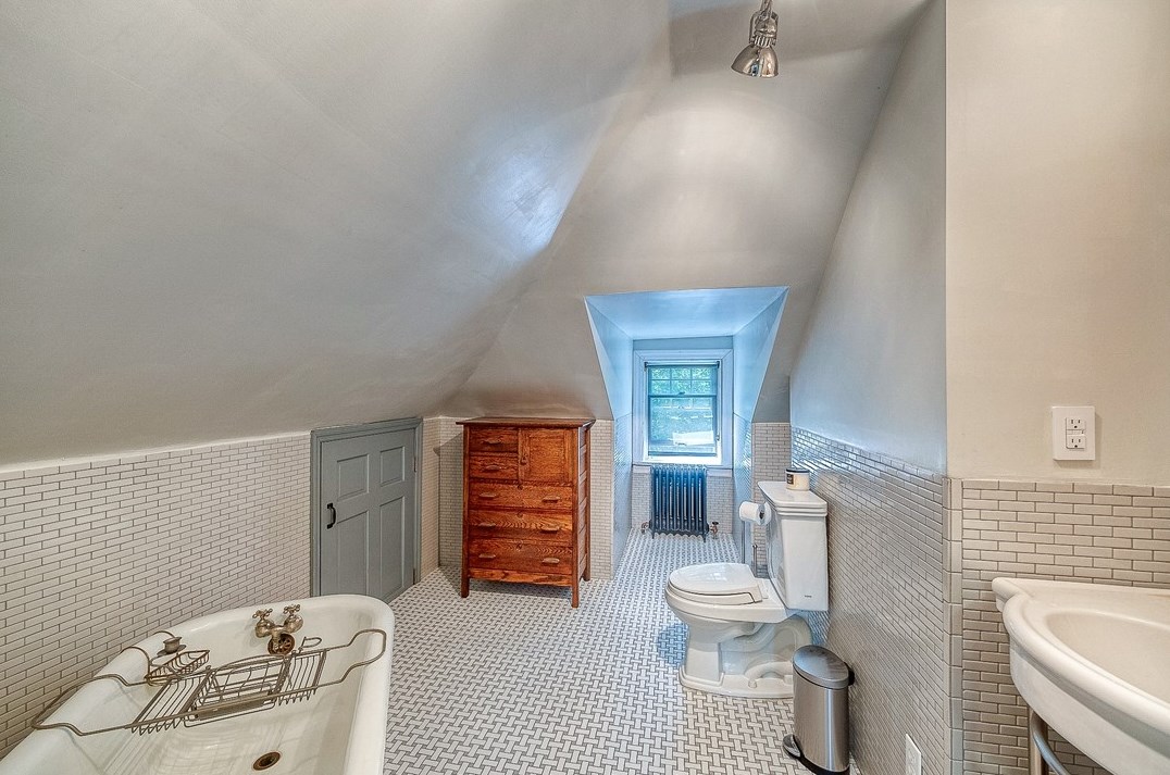 265 Lebanon Ave, Pittsburgh PA 15228-1322 exterior