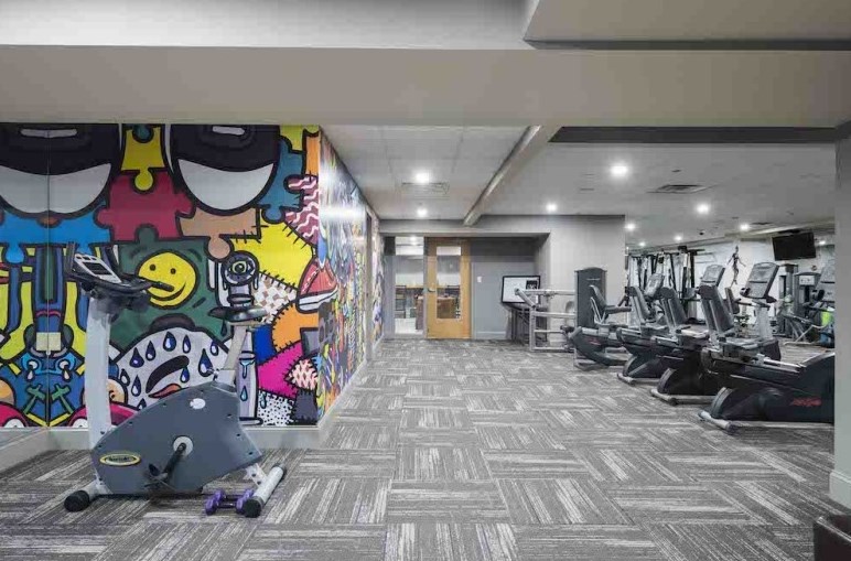 401 Shady Ave, Pittsburgh PA 15206-4460 exterior