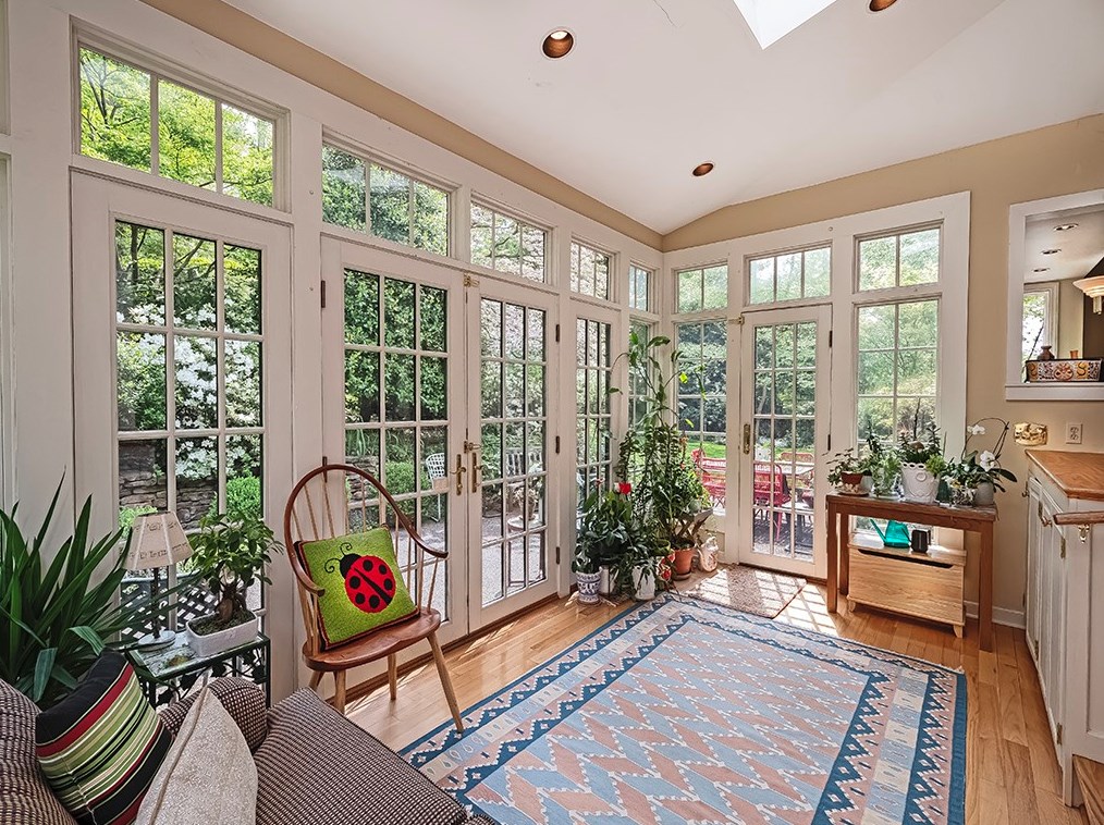 5421 Kipling Rd, Pittsburgh PA 15217-1038 exterior