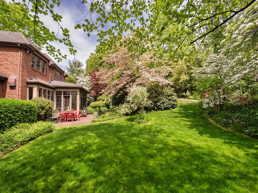 5421 Kipling Rd, Pittsburgh PA 15217-1038 exterior