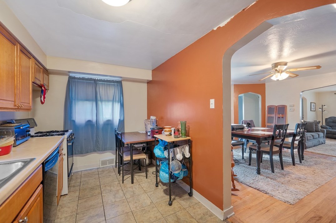 343 Boggs Ave, Pittsburgh PA  15211-2074 exterior