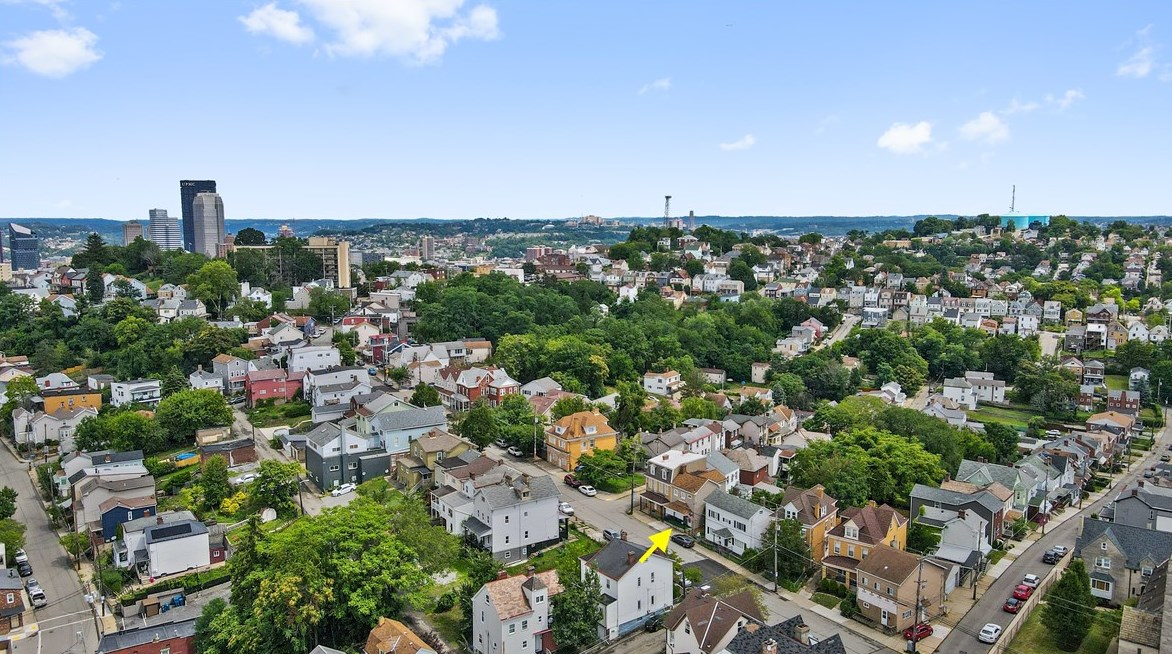 343 Boggs Ave, Pittsburgh PA  15211-2074 exterior