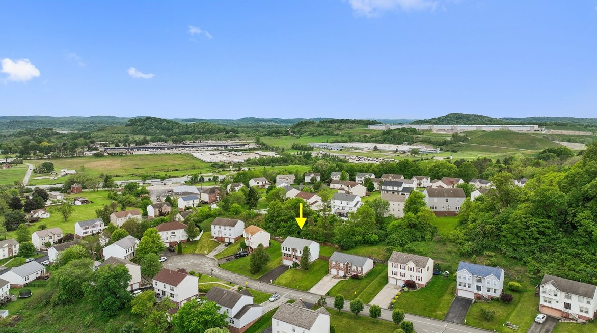 414 Crossbow Dr, New Stanton, PA 15672