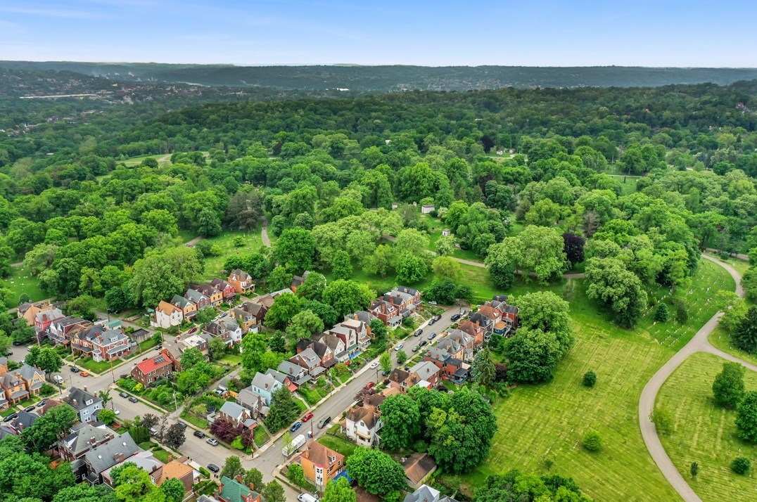 613 Kirtland St, Pittsburgh PA 15208-2826 exterior