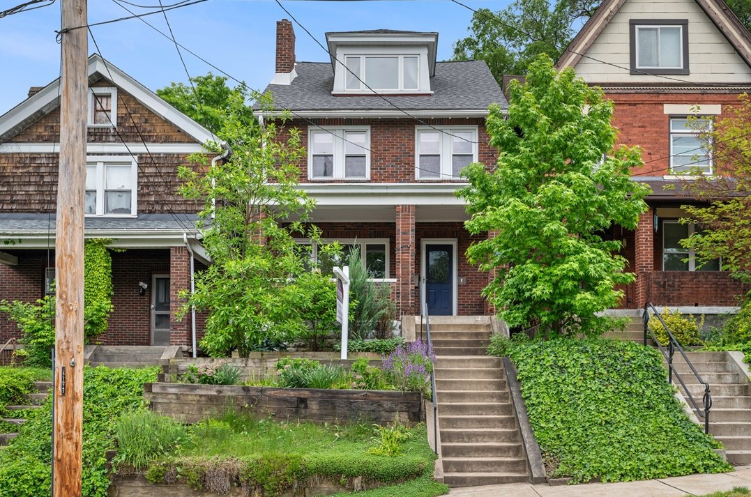 613 Kirtland St, Pittsburgh PA 15208-2826 exterior