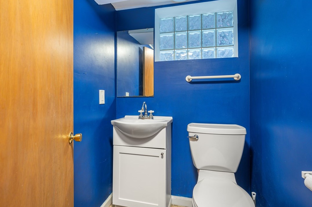 613 Kirtland St, Pittsburgh PA 15208-2826 exterior