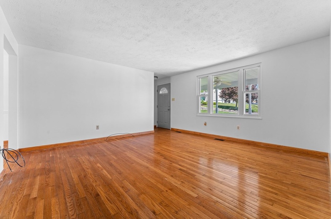 111 Jade Dr, Noblestown PA exterior