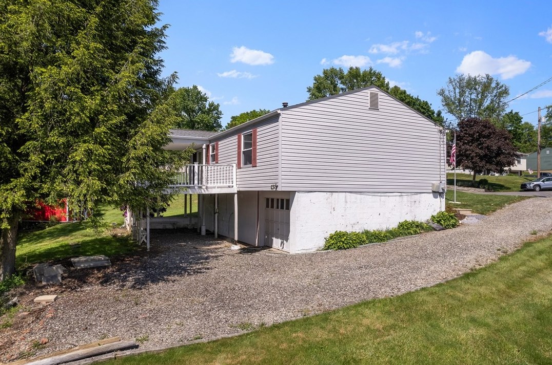 111 Jade Dr, Noblestown PA exterior