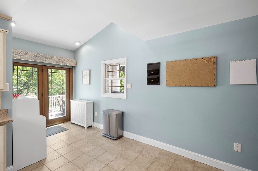 95 Inglewood Dr, Pittsburgh PA 15228-1555 exterior