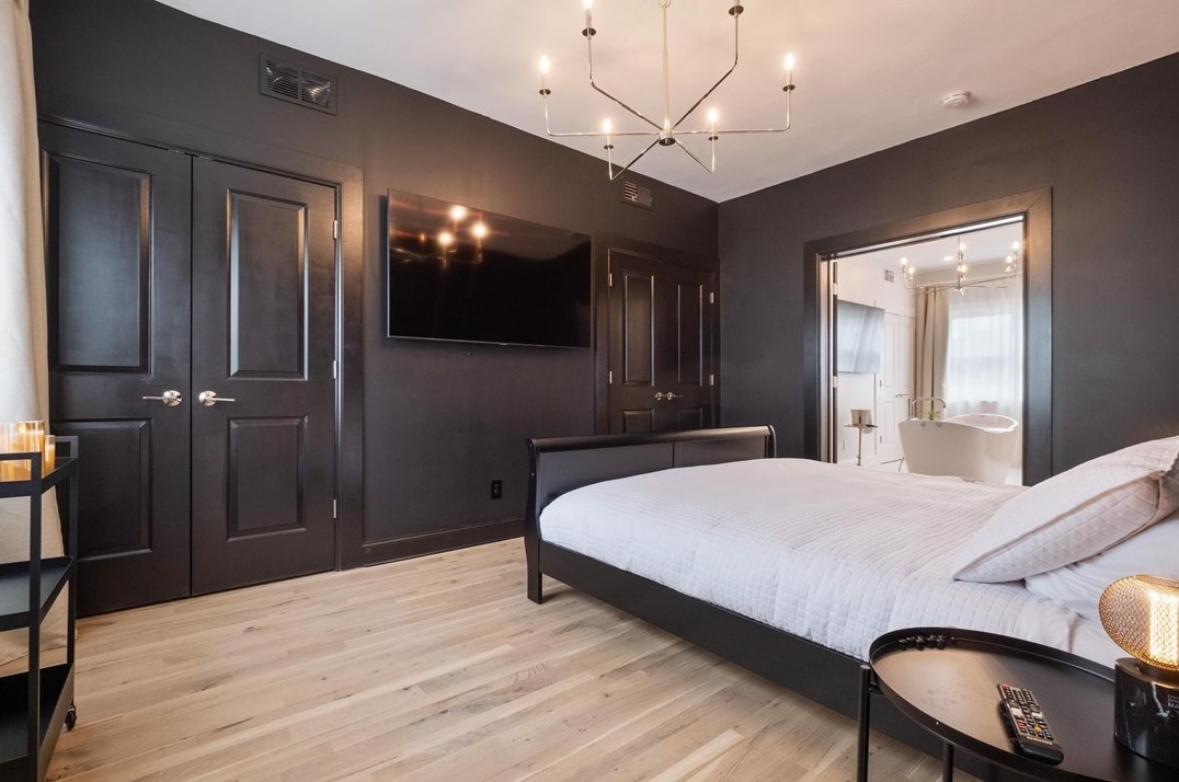 3906 Howley St, Pittsburgh PA 15224-1416 exterior