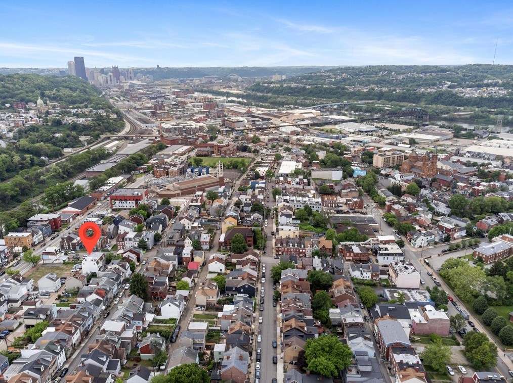 3906 Howley St, Pittsburgh PA 15224-1416 exterior