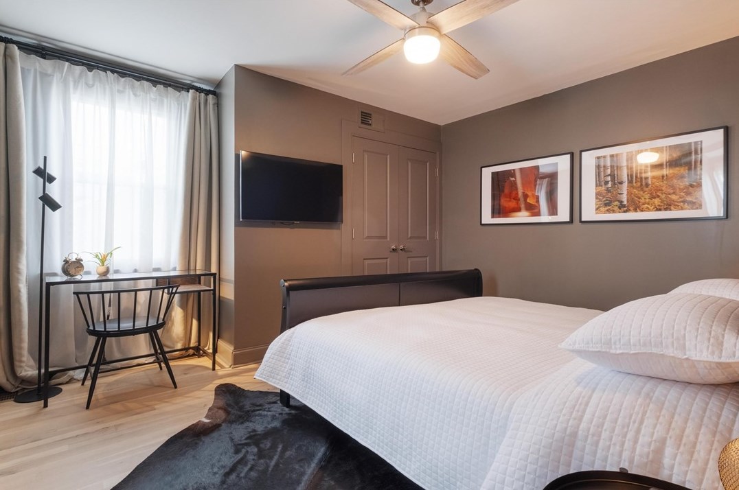 3906 Howley St, Pittsburgh PA 15224-1416 exterior