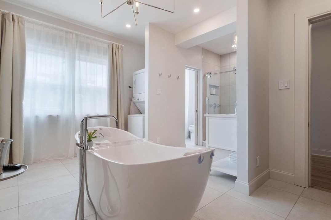 3906 Howley St, Pittsburgh PA 15224-1416 exterior