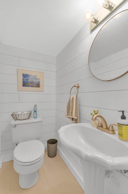 1670 Charlton Hts Rd, Moon Twp PA 15108-3016 exterior