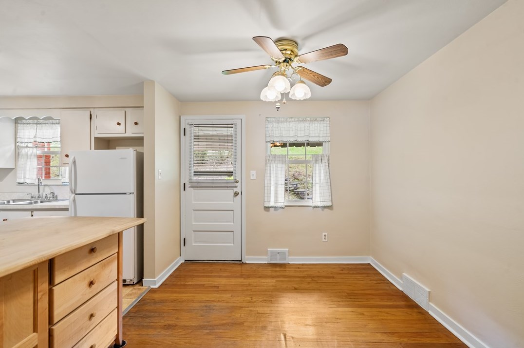 403 Maytide St, Pittsburgh PA  15227-1847 exterior