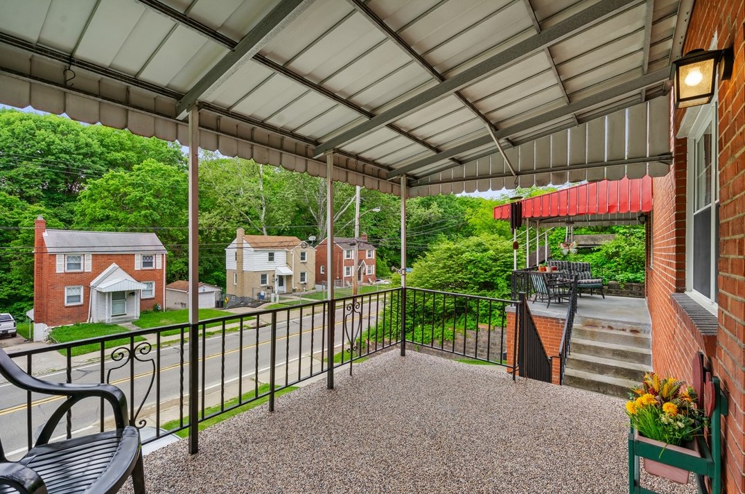 403 Maytide St, Pittsburgh PA  15227-1847 exterior