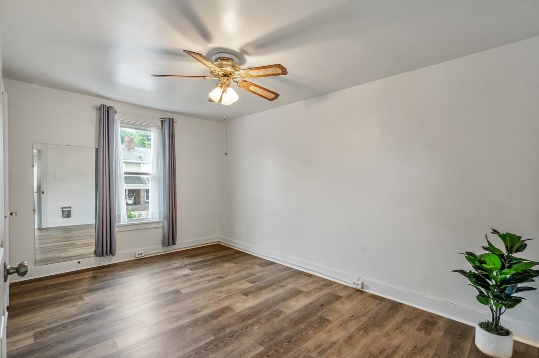 1700 Jancey St, Pittsburgh PA  15206-1146 exterior