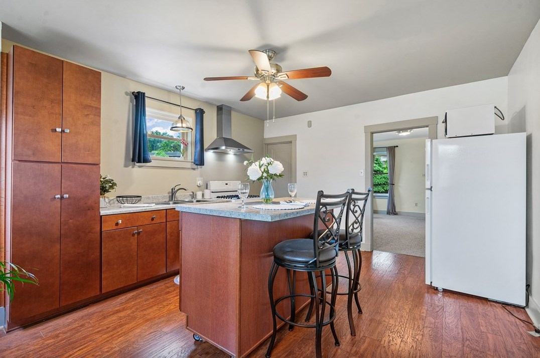 1700 Jancey St, Pittsburgh PA  15206-1146 exterior