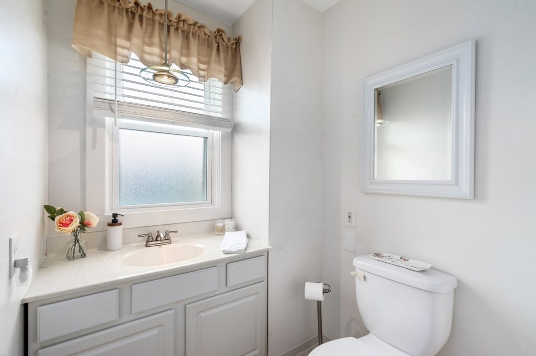 1700 Jancey St, Pittsburgh PA  15206-1146 exterior