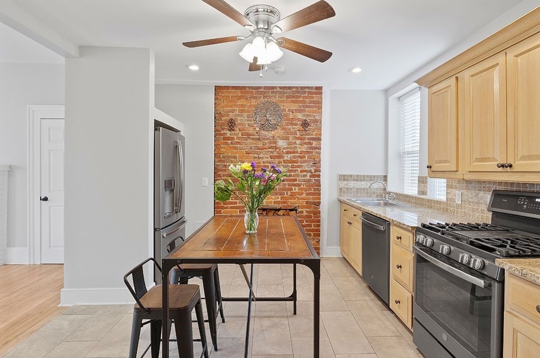 1213 Linden Pl, Pittsburgh PA 15212-4829 exterior