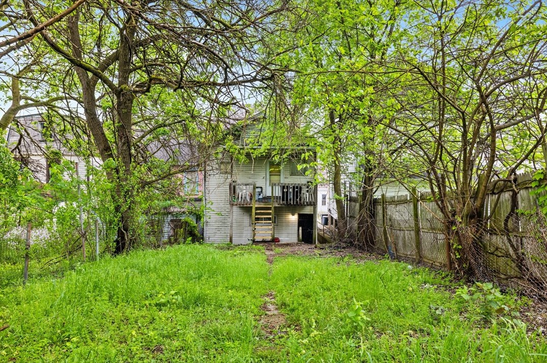 833 Excelsior St, Pittsburgh PA  15210-1036 exterior