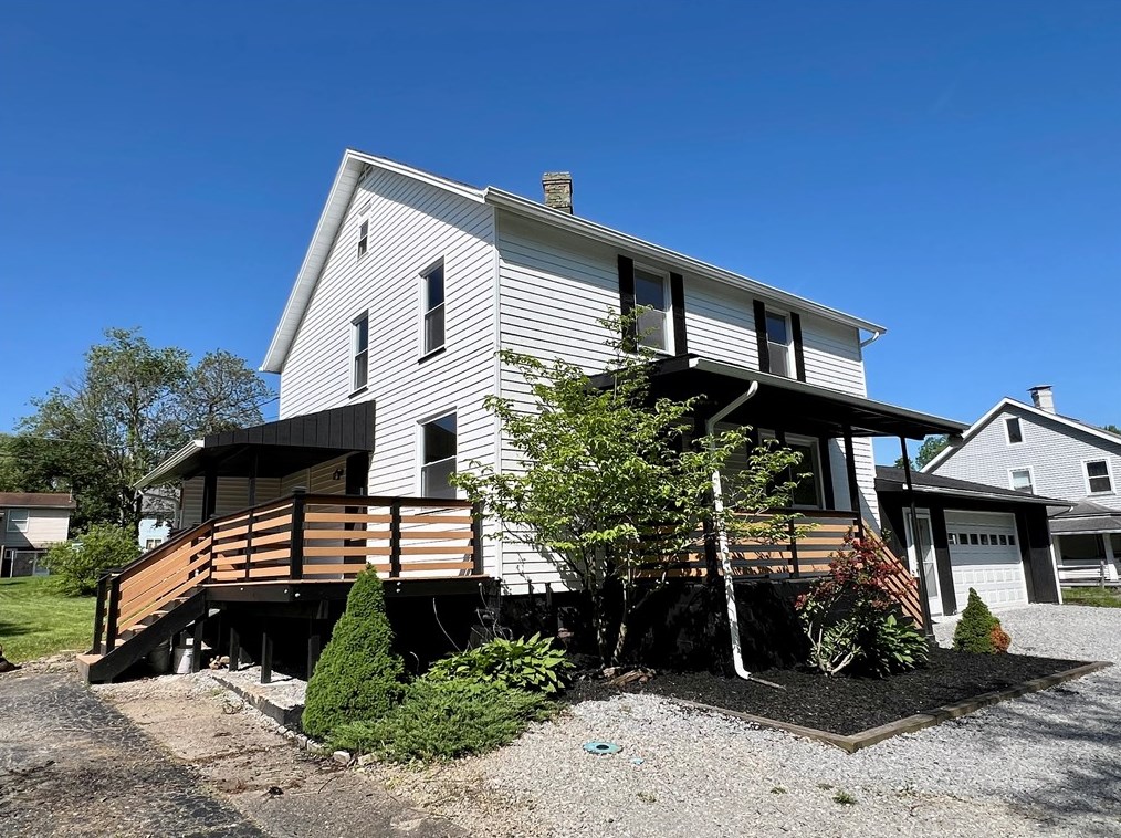 114 Ridge Blvd, South Connellsville PA  15425-1946 exterior