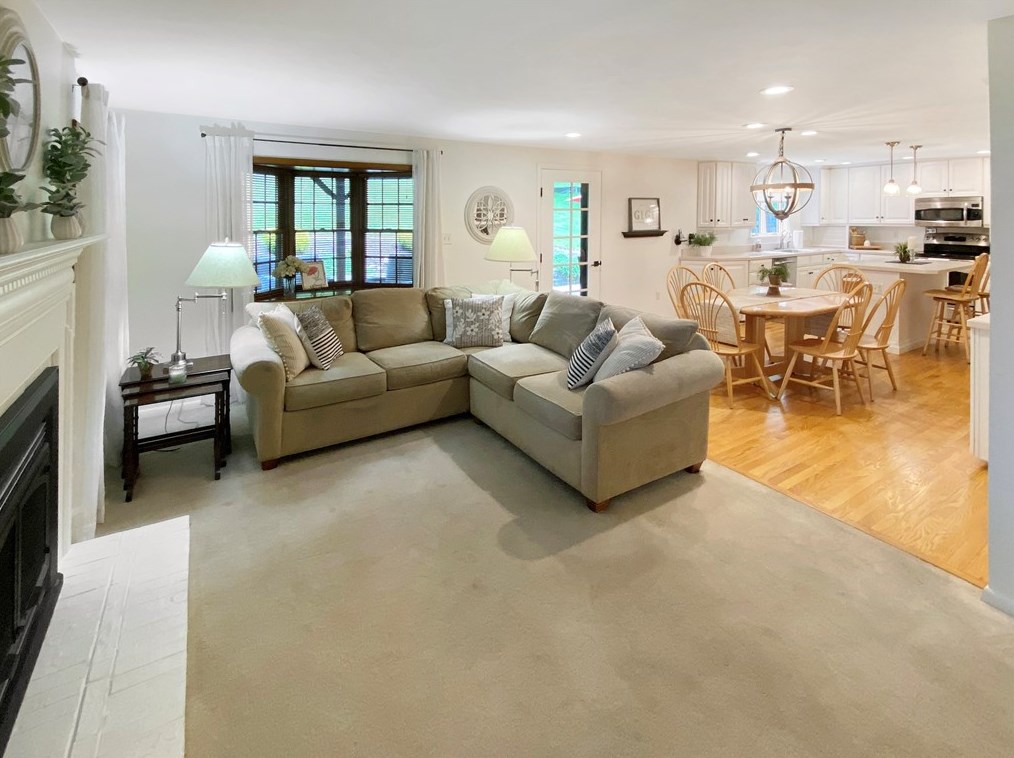 5976 Dashwood Dr, Bethel Park PA  15102-1364 exterior