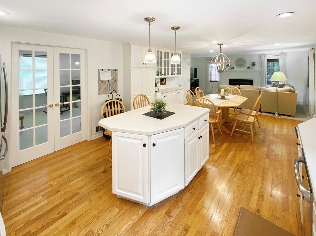5976 Dashwood Dr, Bethel Park PA  15102-1364 exterior