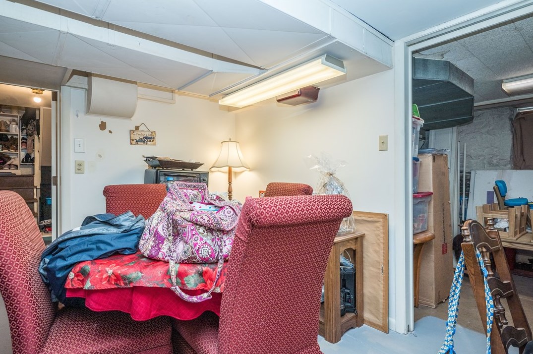 695 Main St, Washington PA 15301-3914 exterior