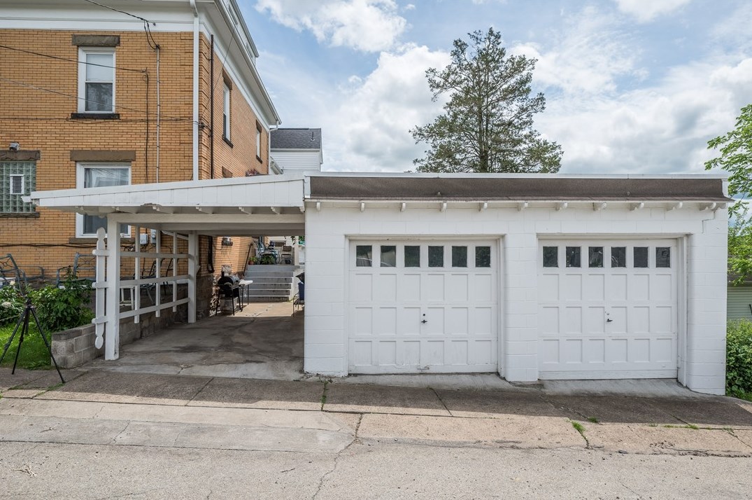 695 Main St, Washington PA 15301-3914 exterior