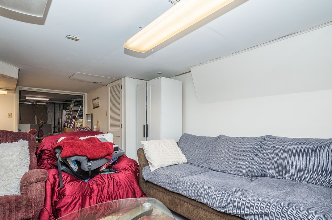 695 Main St, Washington PA 15301-3914 exterior