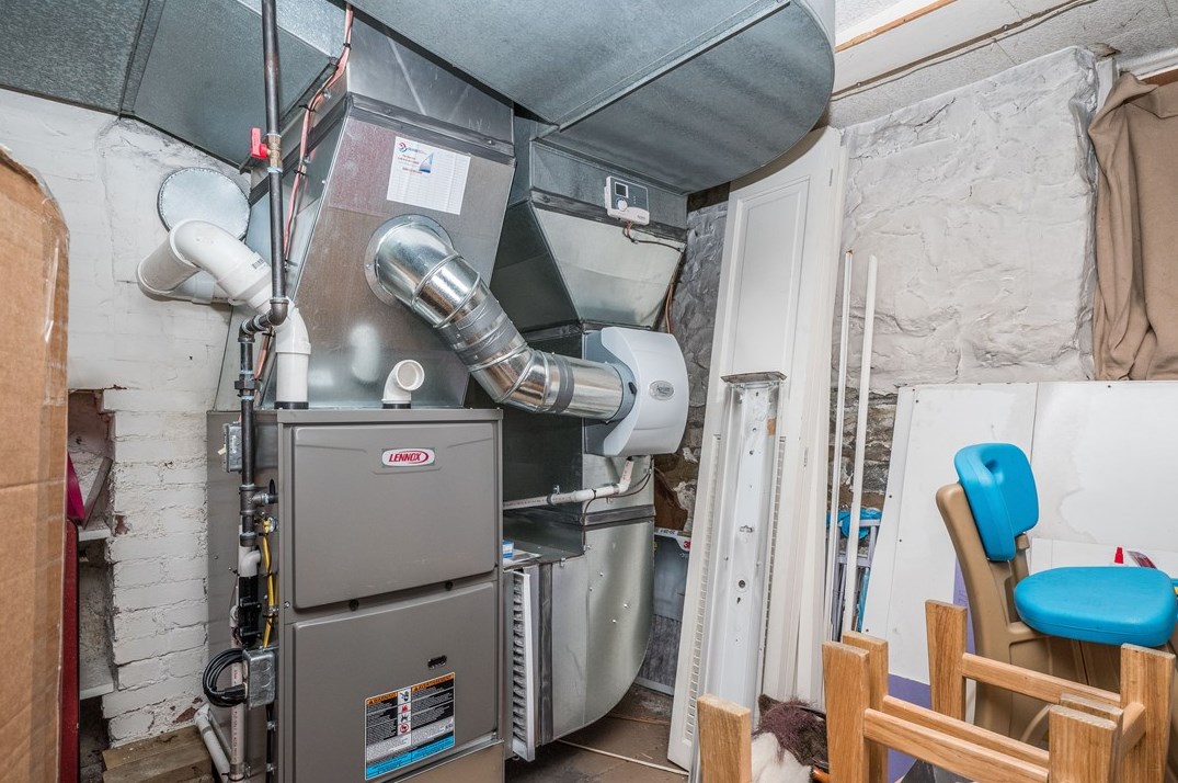 695 Main St, Washington PA 15301-3914 exterior