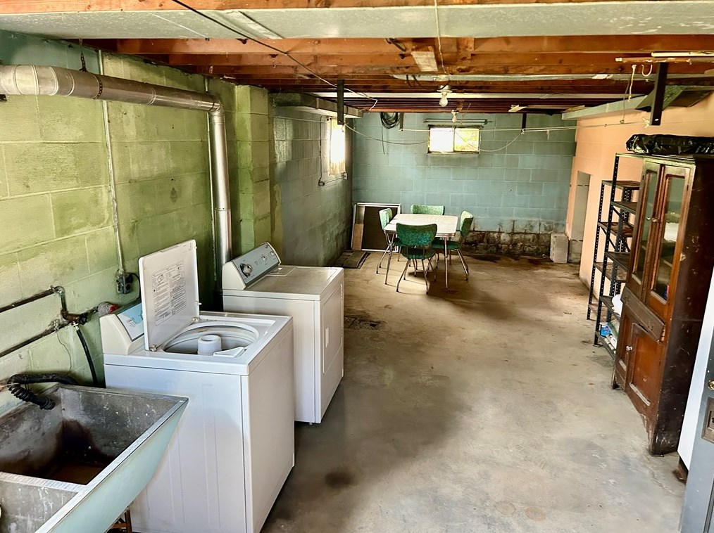 407 Vine St, South Connellsville PA  15425-4840 exterior