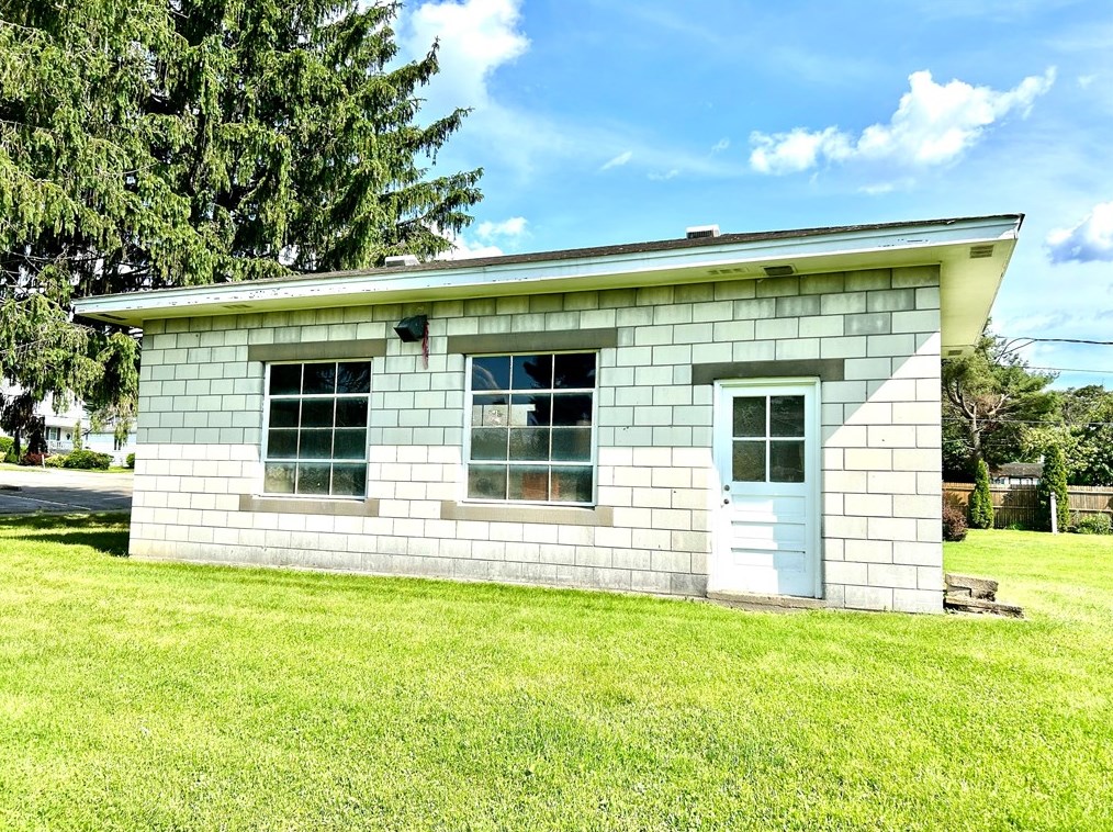 407 Vine St, South Connellsville PA  15425-4840 exterior