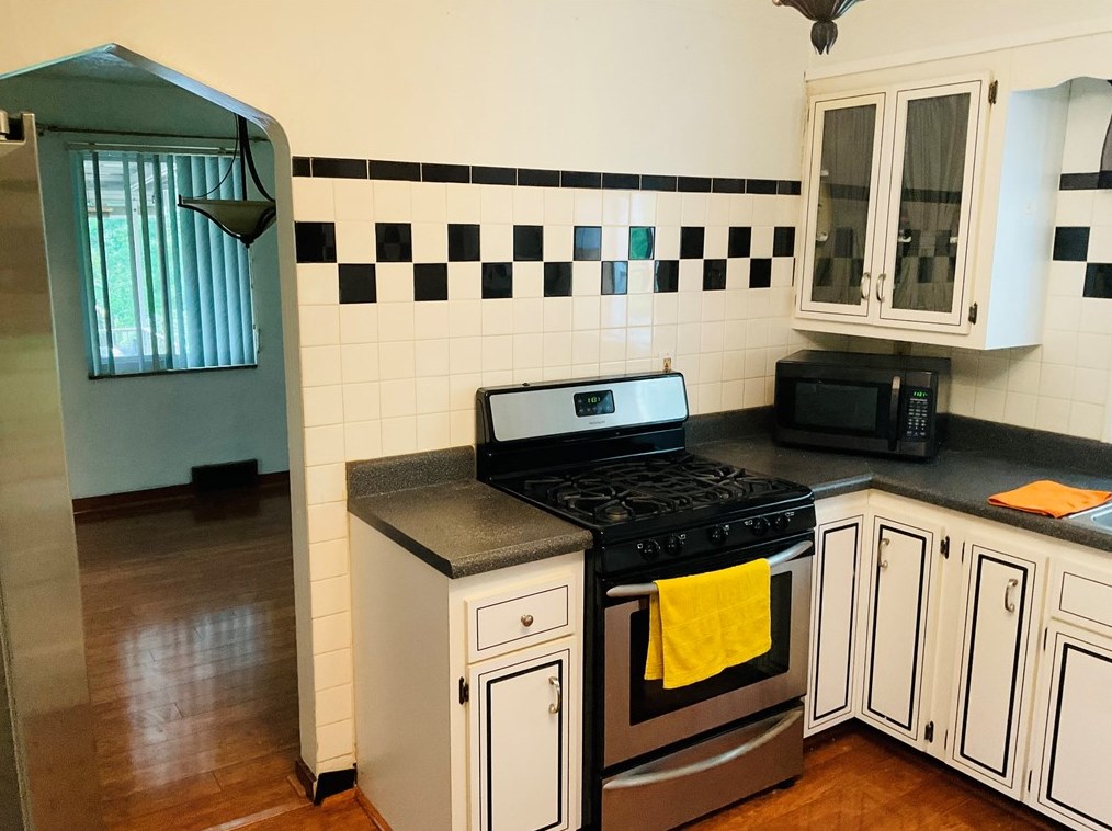 204 Wainwright Ave, Pittsburgh PA  15227-3325 exterior