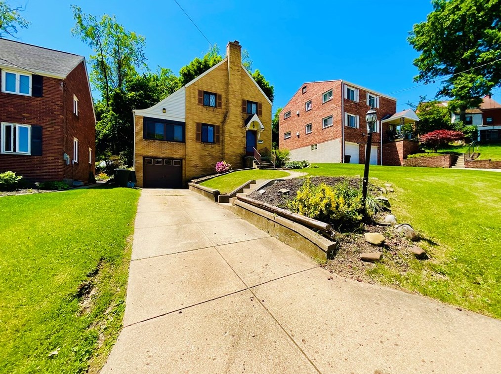 204 Wainwright Ave, Pittsburgh PA  15227-3325 exterior