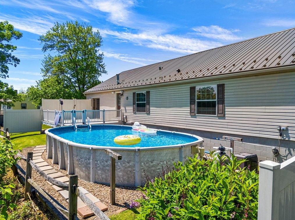 2711 Front St, Monaca PA 15061-1222 exterior